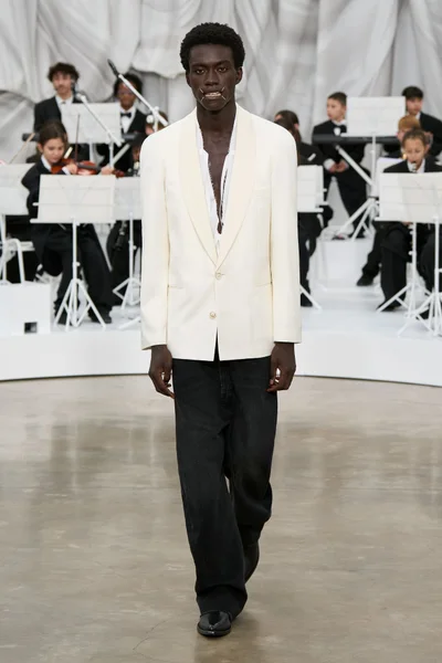 Look 5